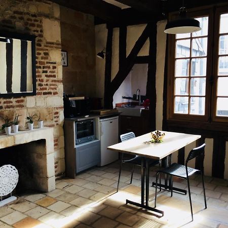 Appartement Dans Immeuble 15 Eme Siecles Vieux Τουρ Εξωτερικό φωτογραφία